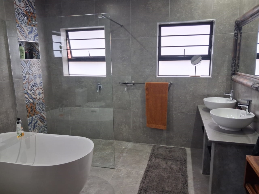 To Let 3 Bedroom Property for Rent in Groot Brakrivier Central Western Cape